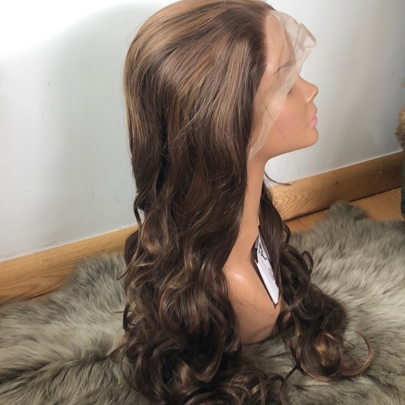 💫 24” BROWN MIX CURLY LACE FRONT WIG💫 *NEW*
🆕